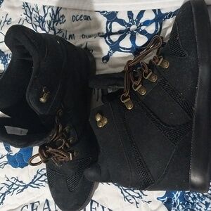 Wedge sneakers